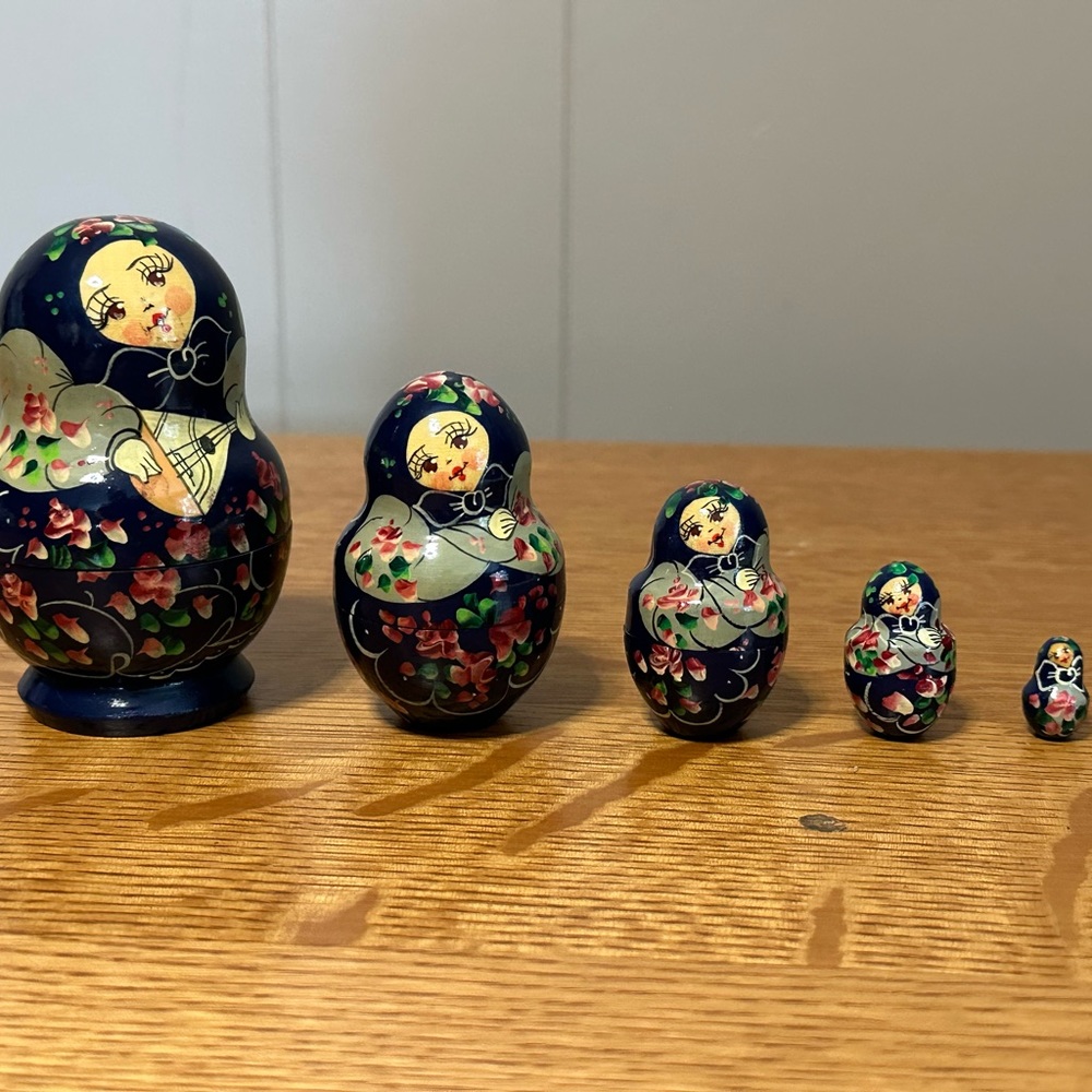 Vintage Russian Nesting Dolls Set of 5 from 2002